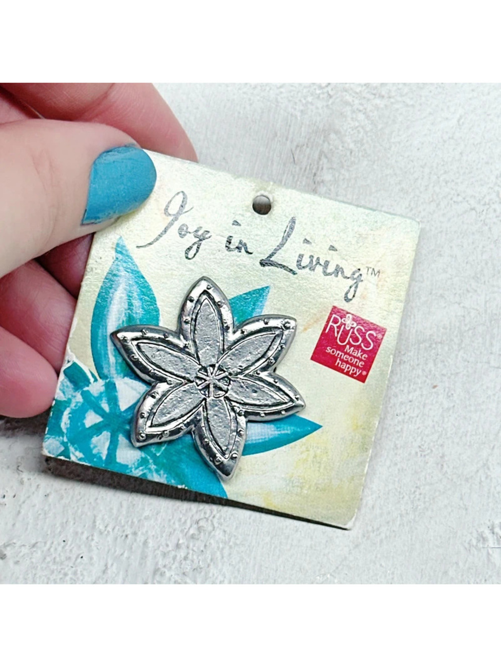 837mc. Pewtertone Floral Brooch
